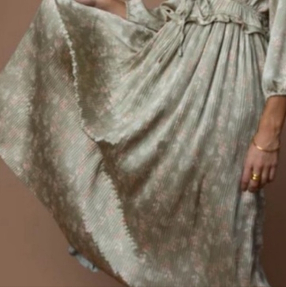 Bohme Sage Green Floral Midi Dress - Picture 3 of 8